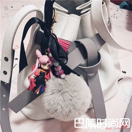 夏季仙女裙搭配北山制包所潮流吗_夏季仙女裙和什么配饰搭配潮流时尚又加分！