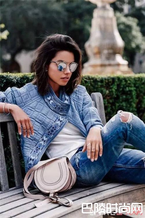 蓝色+蓝色介绍_这个夏天的时髦从配色开始 