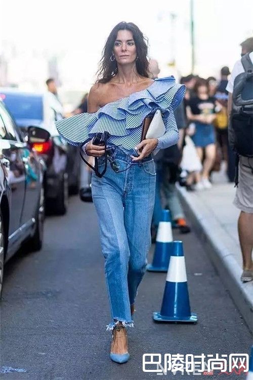 蓝色+蓝色介绍_这个夏天的时髦从配色开始 