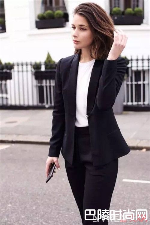 黑色+白色介绍_这个夏天的时髦从配色开始  穿衣服如何搭配