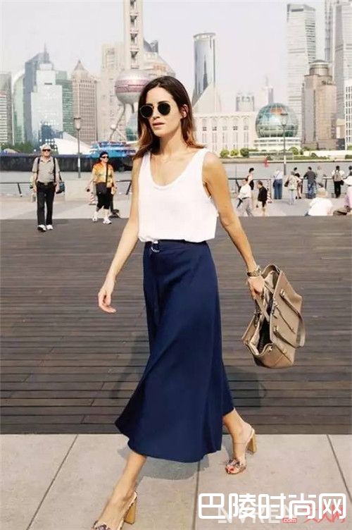蓝色+蓝色介绍_这个夏天的时髦从配色开始