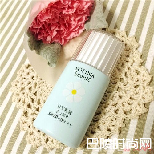 sofina芯美颜蓝色小花防晒简介_夏季防晒大作战:来看看全球排名前10的防晒霜，你用过吗？