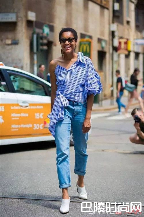 冰蓝衬衫夏天搭配_还在穿白色衬衫？不妨来点大海的颜色吧