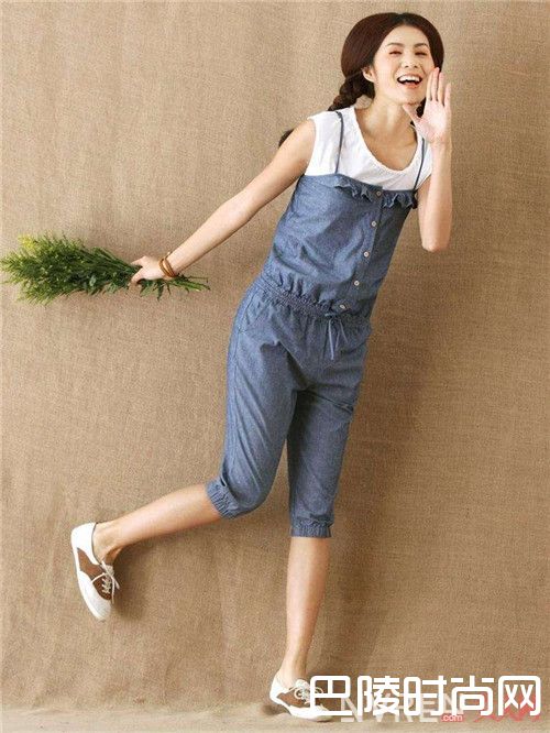 吊带连衣裤夏_天呐这件连体裤，竟然把我的腿显得这么长