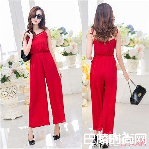 吊带连衣裤夏_天呐这件连体裤，竟然把我的腿显得这么长