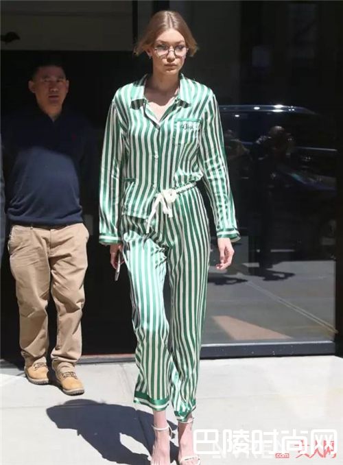 条纹风如何搭配?_今年夏天最流行的10大元素 搭对了就美翻了!