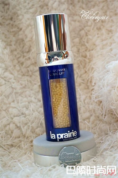 王菲用什么化妆品？_想和女神一样美？先来看看这些明星都用什么化妆品！