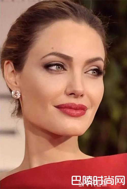 DIOR介绍_当电影的女主角涂上红唇 我就开始沉沦了