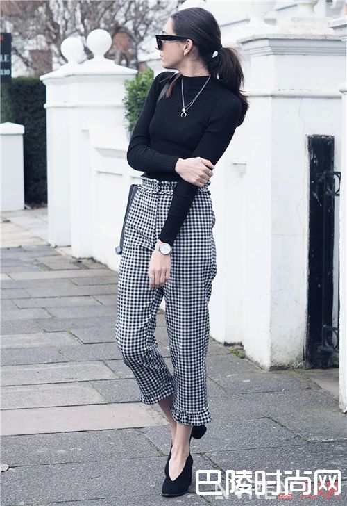 餐布格裤子如何搭配?_如此时髦清新 现在都流行把桌布穿在身上了!
