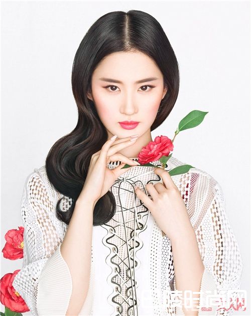 刘亦菲用什么化妆品?_想和女神一样美?先来看看这些明星都用什么化妆品!