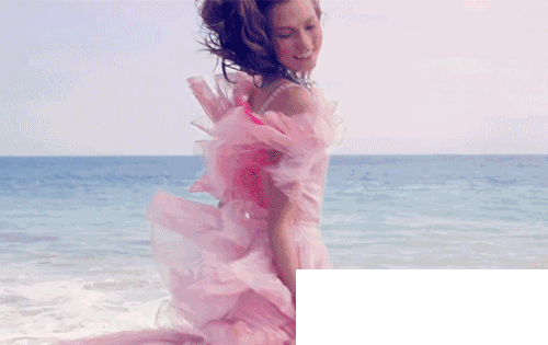 荷叶边如何搭配？_今年夏天最流行的10大元素 搭对了就美翻了！