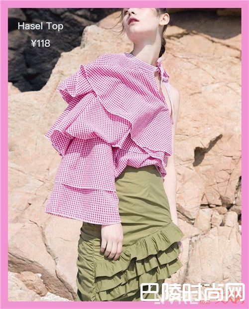 餐布格上衣如何搭配？_如此时髦清新 现在都流行把桌布穿在身上了！
