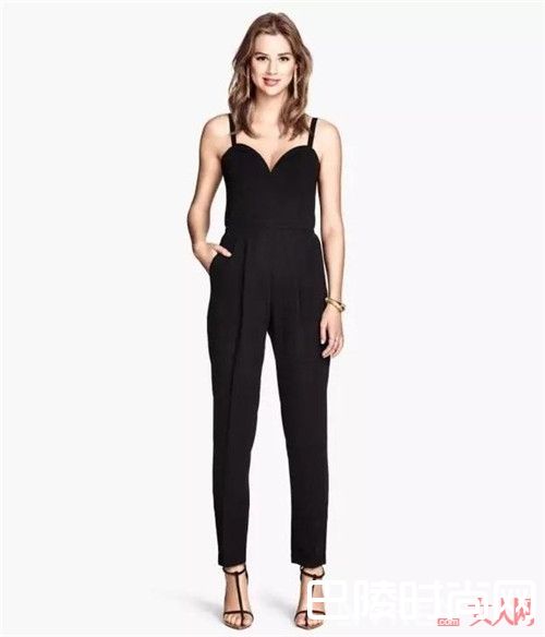 吊带连衣裤夏_天呐这件连体裤，竟然把我的腿显得这么长