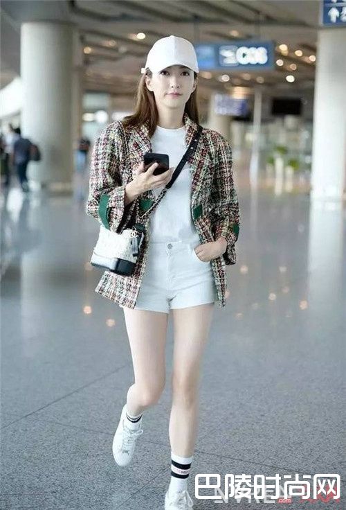 短裤t恤_只要你学会这6招 一件T恤就能打造最省钱搭配攻略