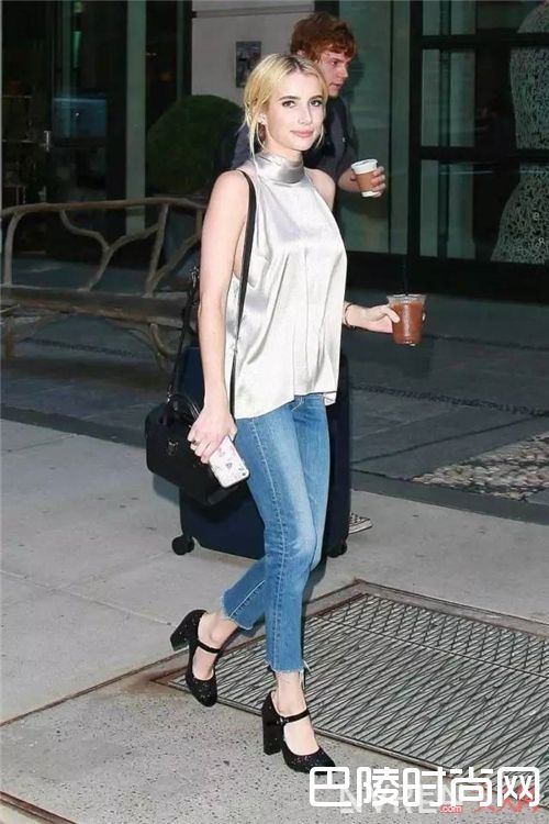 一字带搭扣方跟鞋如何搭配？_夏装的最完美搭档 当然是一双时髦百搭的方跟鞋！