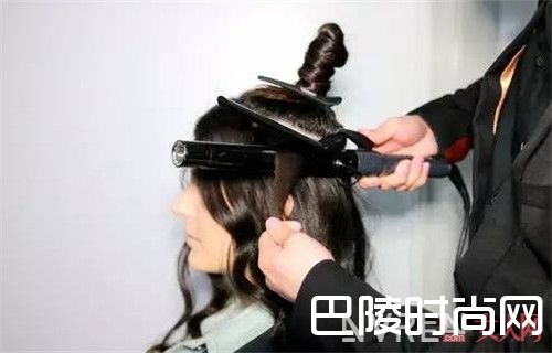 花苞低马尾发辫介绍_低马尾又美出新高度！含苞花苞美哭你