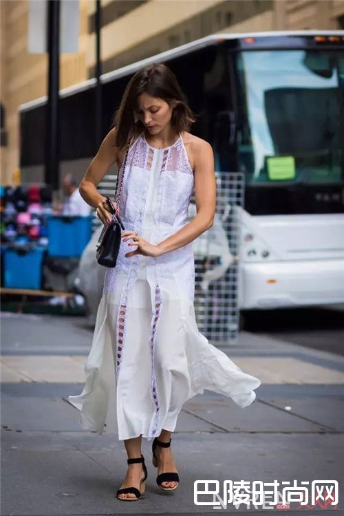 一字带搭扣方跟鞋如何搭配？_夏装的最完美搭档 当然是一双时髦百搭的方跟鞋！