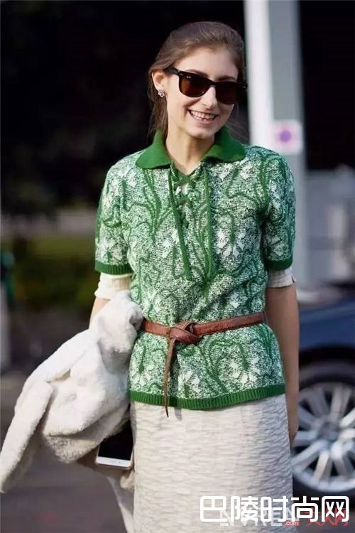 怎样穿Polo衫更时髦?_用一件最普通的POLO衫 打造最时髦的学院风!