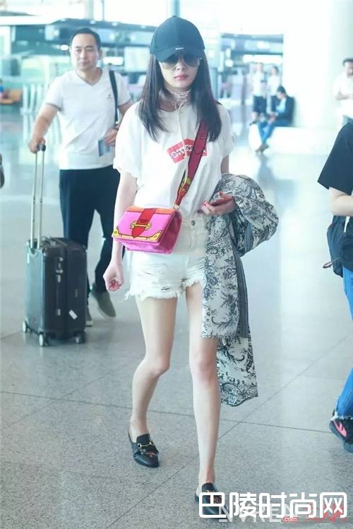 PRADA2018新品包包_LV携手一众大品牌上新2018 带你提前种种草！