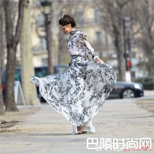 夏季印花纱裙怎么把它穿好看_2017夏季8款仙女纱裙推荐：让穿出街拍时尚潮人感觉！