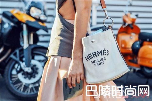 个性字母帆布包如何搭配?_结实耐用又能装、价格亲民又好看 这个包太赞了!