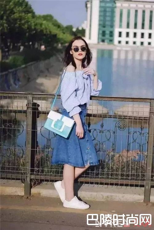 小白鞋+半身长裙介绍_最舒适最时髦的穿搭 还是得小白鞋