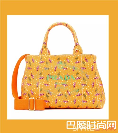 趣味印花帆布包如何搭配？_结实耐用又能装、价格亲民又好看 这个包太赞了！