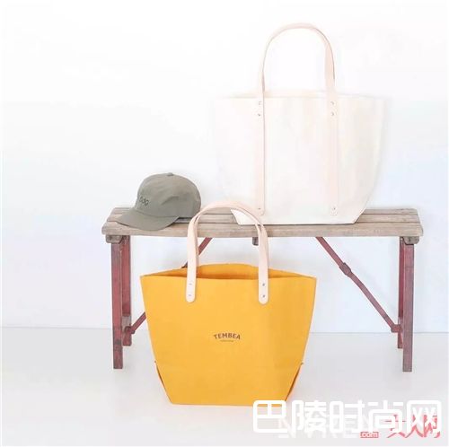 优雅极简帆布包如何搭配?_结实耐用又能装、价格亲民又好看 这个包太赞了!