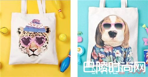 趣味印花帆布包如何搭配？_结实耐用又能装、价格亲民又好看 这个包太赞了！