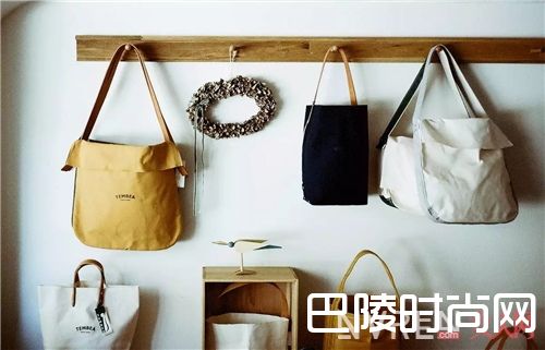 优雅极简帆布包如何搭配?_结实耐用又能装、价格亲民又好看 这个包太赞了!