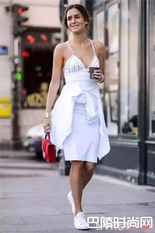 小白鞋+吊带裙介绍_最舒适最时髦的穿搭 还是得小白鞋