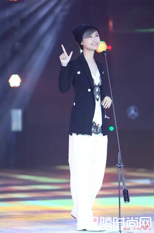 阔腿裤九分春_今年最时尚的4种穿搭 你必须知道