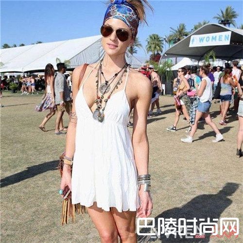 性感styel介绍_那些年记忆中的小白裙 换个方式或许更美哦