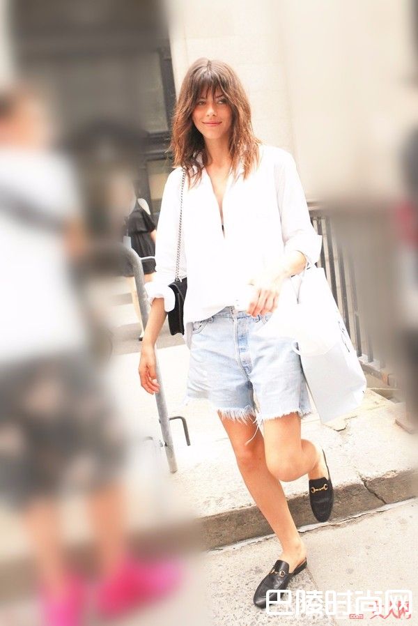 衬衫比配热裤_震惊！比比t桖更好搭热裤的居然是这个！