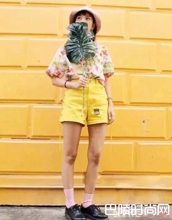 最娇艳的印花衬衫_震惊!比比t桖更好搭热裤的居然是这个!