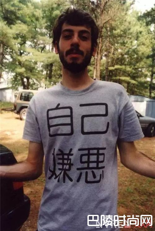 字母T如何选择?_教你如何用一件字母T 搞定一周的所有造型!