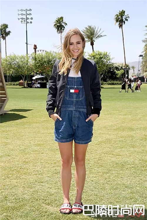 运动式凉拖如何搭配？_拖鞋是居家之物？潮流的人都把它们穿出门了！