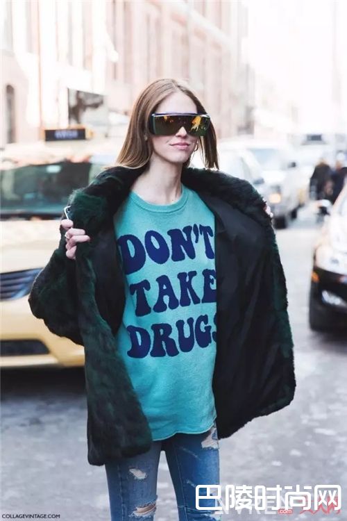 字母T如何选择？_教你如何用一件字母T 搞定一周的所有造型！