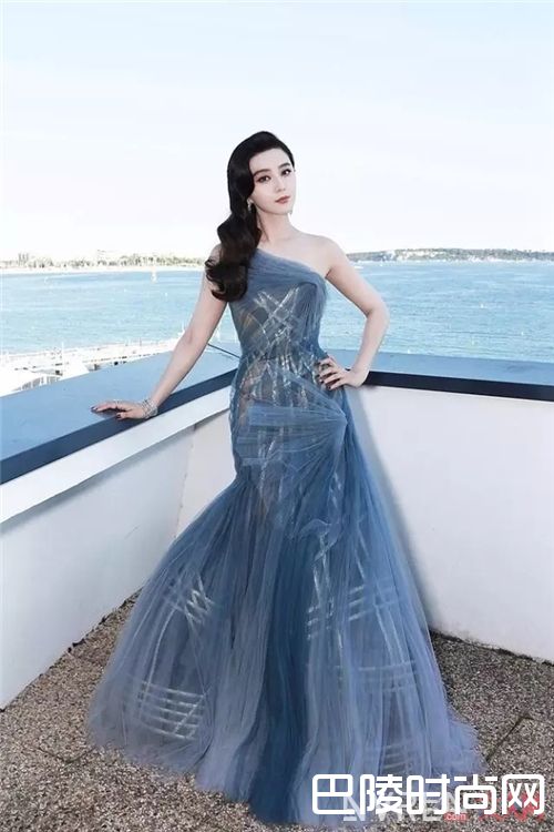 尼加拉蓝如何搭配？_在这个烈日炎炎的夏天 给自己涂上一抹蓝！