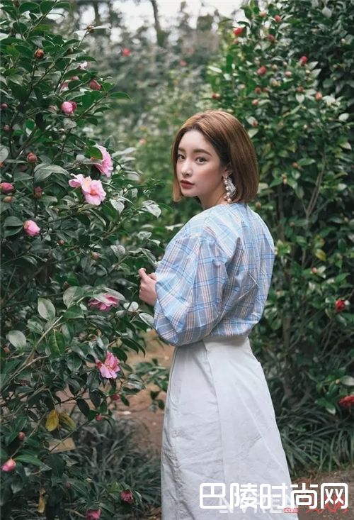 岛屿天堂蓝如何搭配？_在这个烈日炎炎的夏天 给自己涂上一抹蓝！