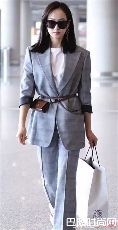 哪些明星背过迷你包？_精致时髦又百搭的迷你包 轻松点亮时髦造型