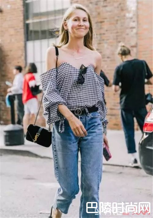 迷你包如何搭配？_精致时髦又百搭的迷你包 轻松点亮时髦造型