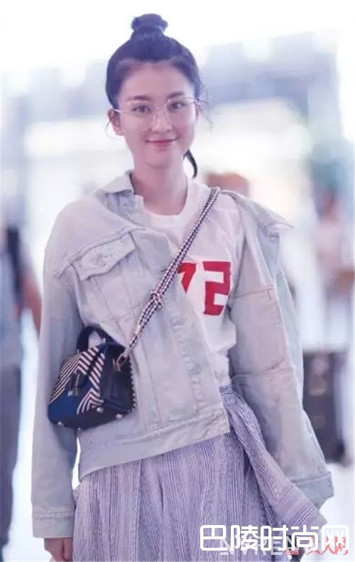 哪些明星背过迷你包？_精致时髦又百搭的迷你包 轻松点亮时髦造型