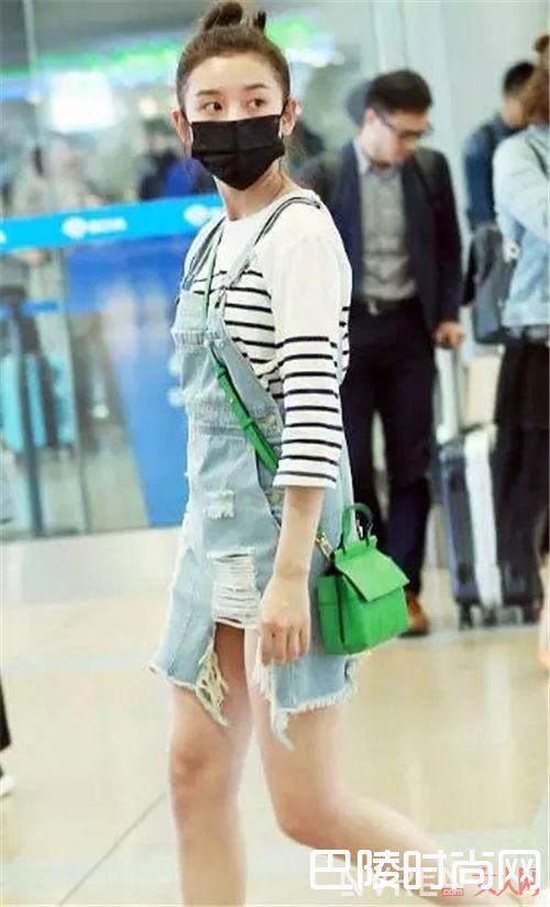 哪些明星背过迷你包？_精致时髦又百搭的迷你包 轻松点亮时髦造型