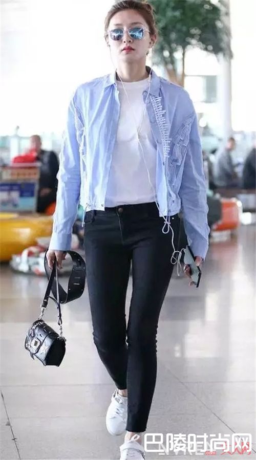 哪些明星背过迷你包？_精致时髦又百搭的迷你包 轻松点亮时髦造型