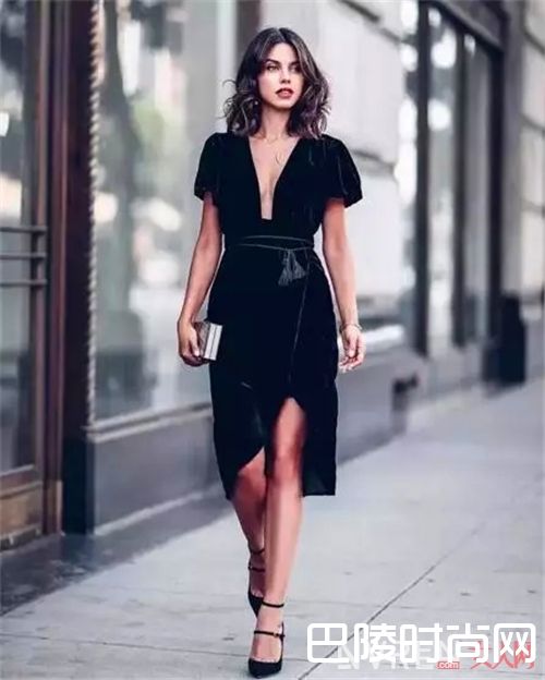 吊坠如何搭配?_跟着时尚博主学点配饰小心机 才会让搭配更亮眼