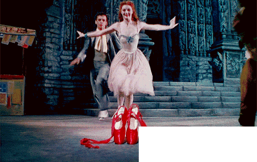 今年夏天该入手哪些款式?哪些平底鞋牌子最经典?_这周穿什么 明明这几双平底鞋超显腿长，你却只用高跟鞋难为自己