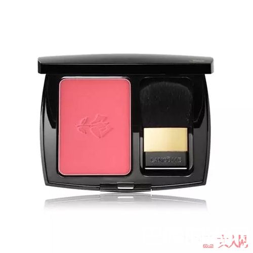 腮红脱妆怎么办？_夏季不脱妆秘籍 这些防水防汗的彩妆你有了吗？