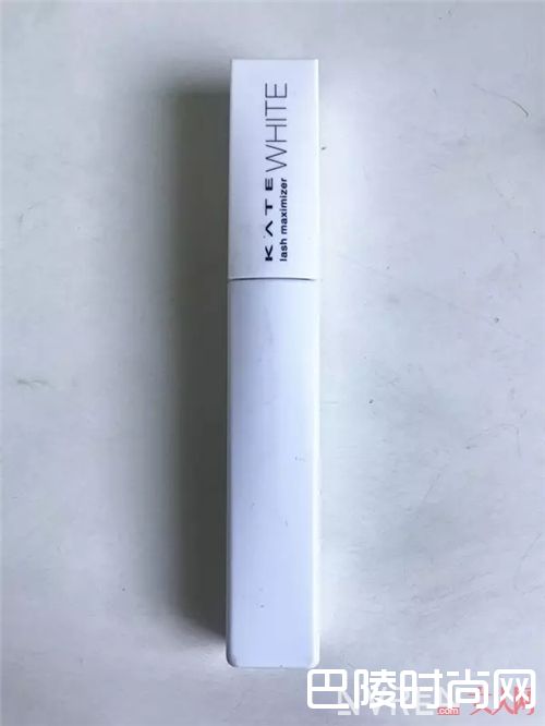 眼睫毛晕染怎么办?_夏季不脱妆秘籍 这些防水防汗的彩妆你有了吗?