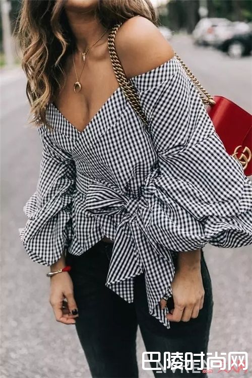 如何挑选露肩装？_露出清凉、穿出风情 今年的露肩装就该这样穿！